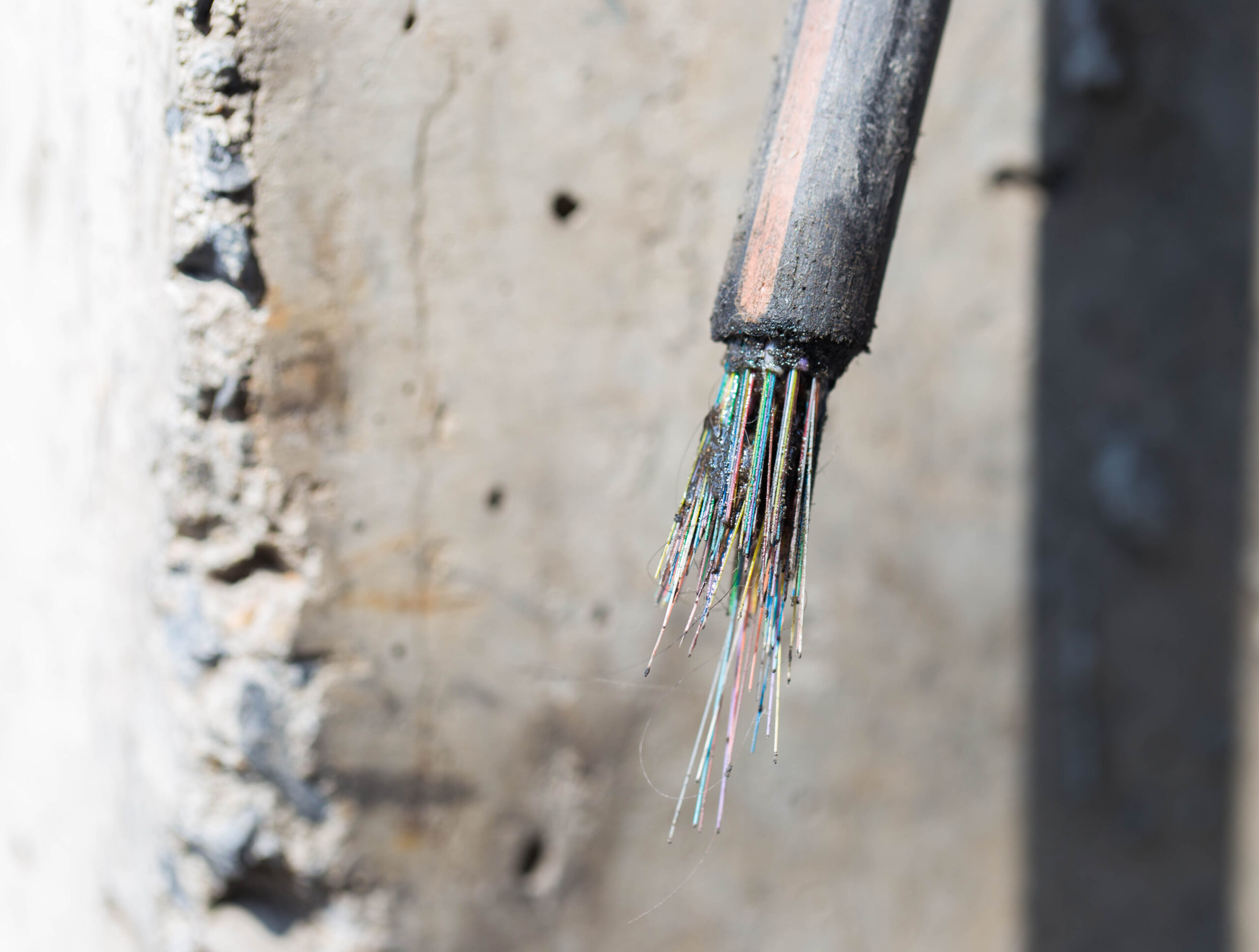 Zonas de alta plusvalía de la capital, las más afectadas por el hurto de cable de fibra óptica