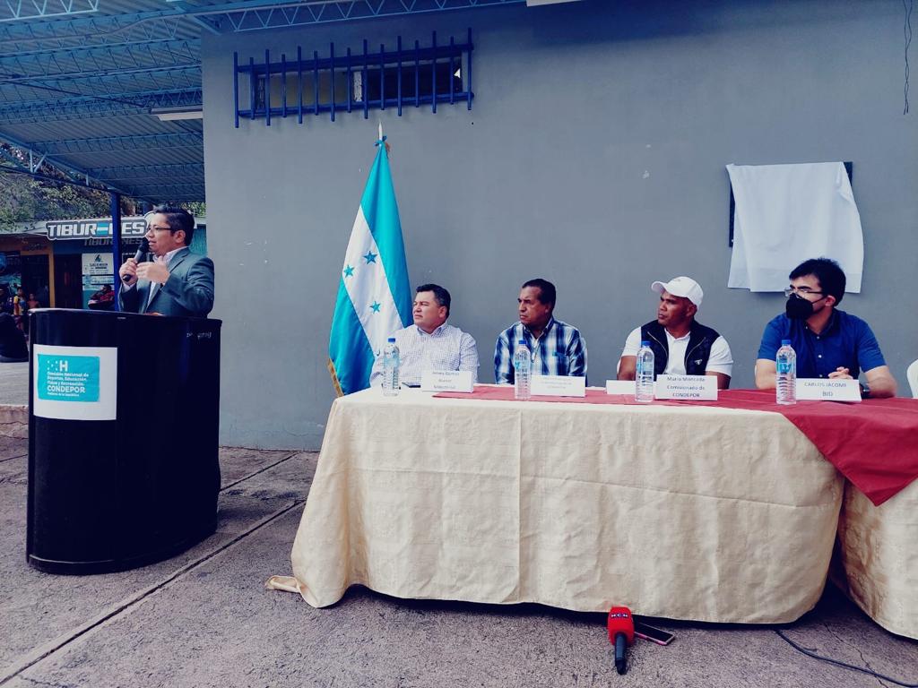 La Secretaria de Energia junto a CONDEPOR inauguraron el proyecto solar para climatización de la piscina del complejo olimpico