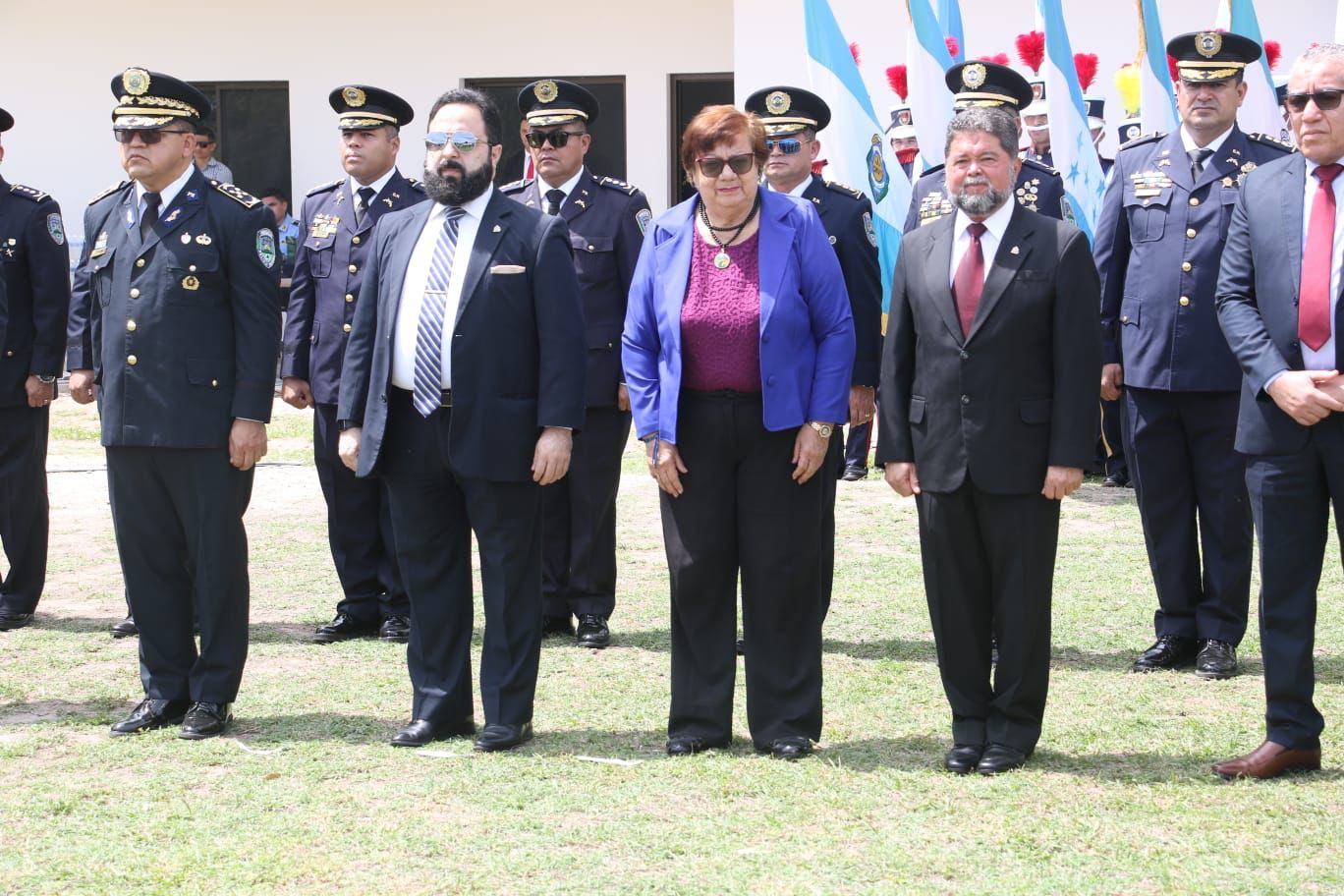 Presidente Luis Redondo participa de la ceremonia de asensos y conmemoraciones de la Policía Nacional
