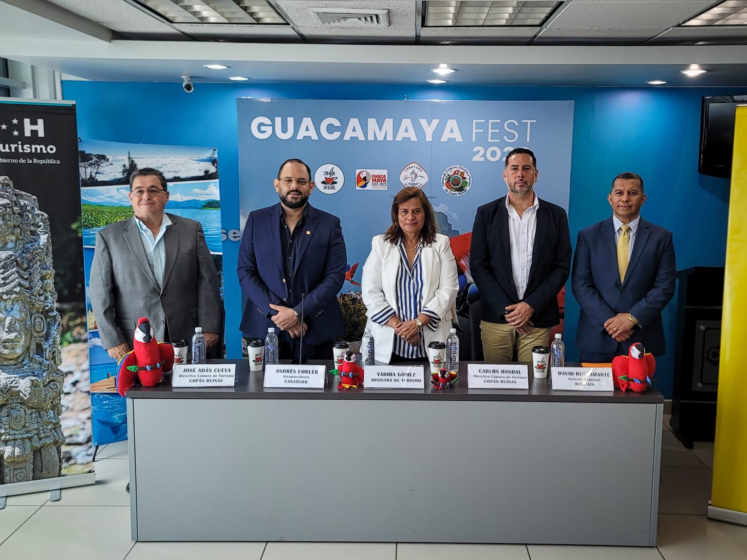 Se lanza el séptimo “Festival Guacamaya Fest que incluye la liberación de diez guacamayas en un acto de conservación
