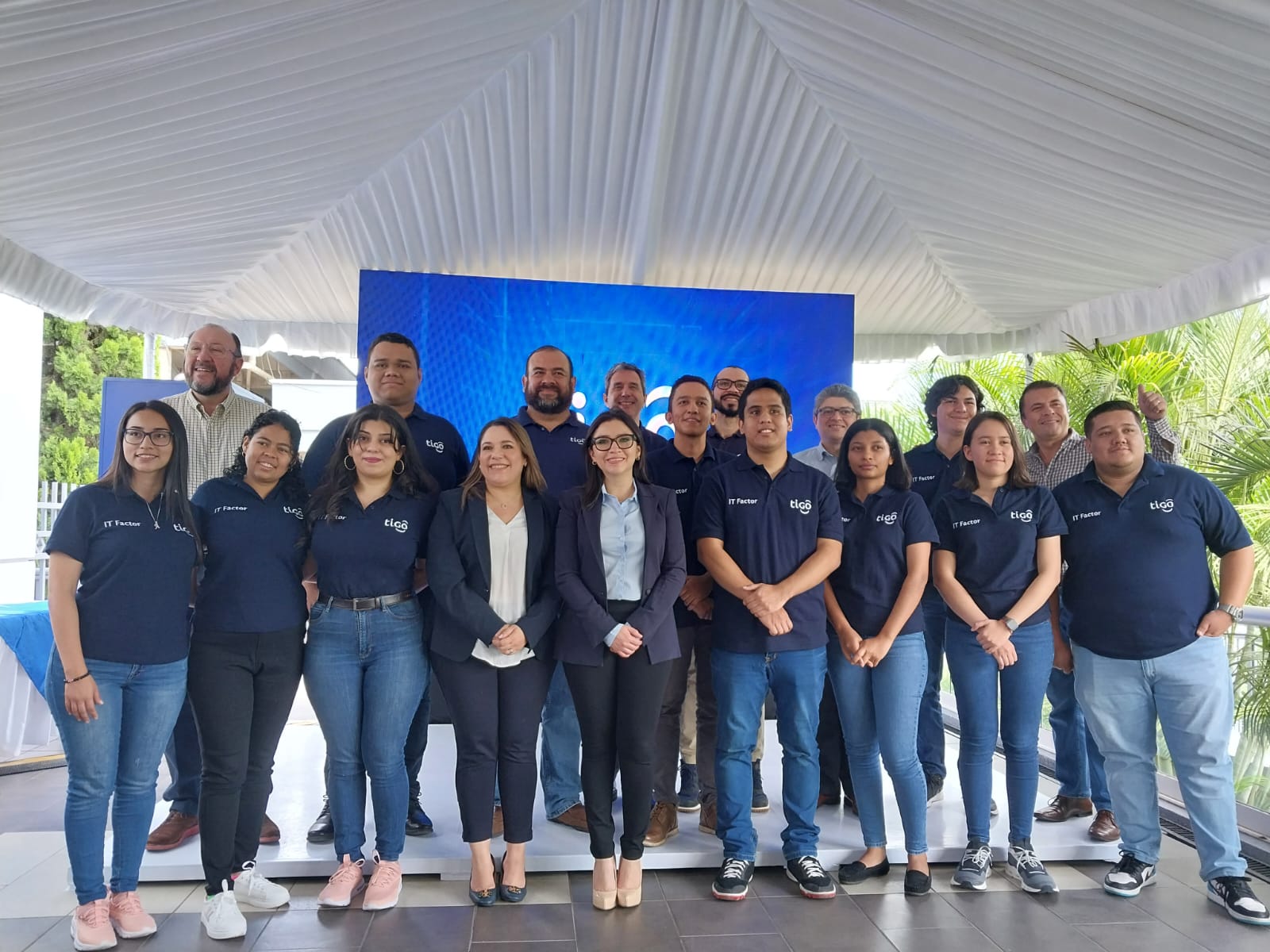 Tigo da la bienvenida a nuevos jóvenes talentos tras culminar el innovador programa “IT Factor”