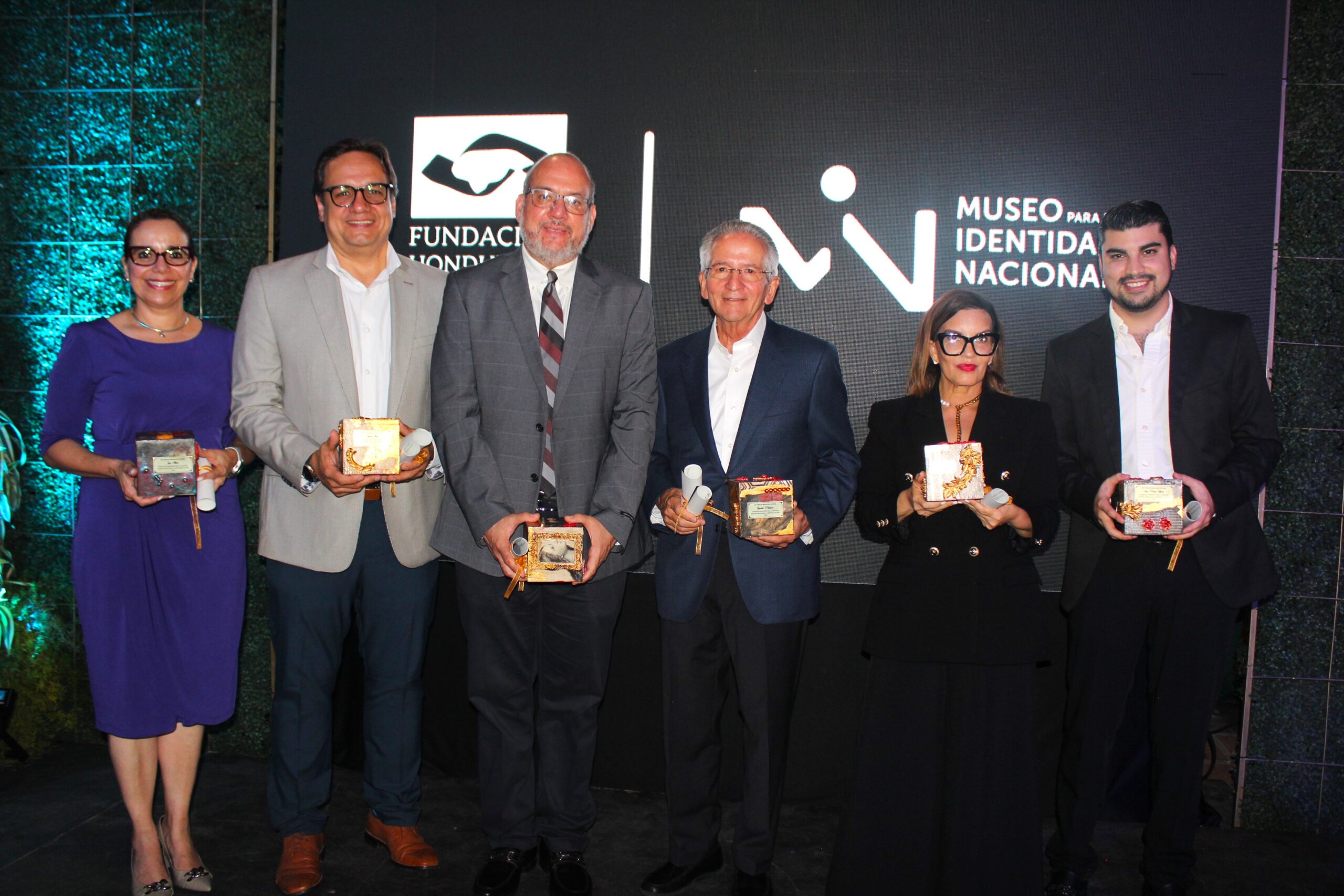RECONOCIMIENTO AL SECTOR PRIVADOPOR XVII AÑOS DE MECENAZGO CULTURAL PARA EL MUSEO PARA LA IDENTIDAD NACIONAL