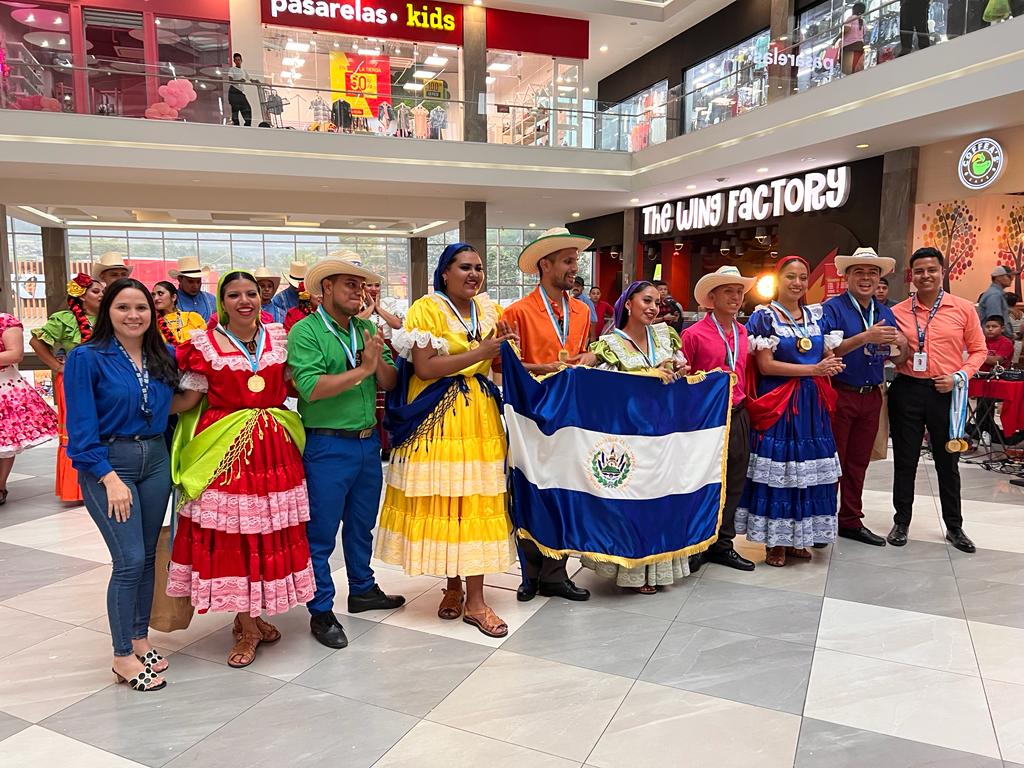 GRUPO PREMIER CELEBRA EL DIA DE LA HONDUREÑIDAD