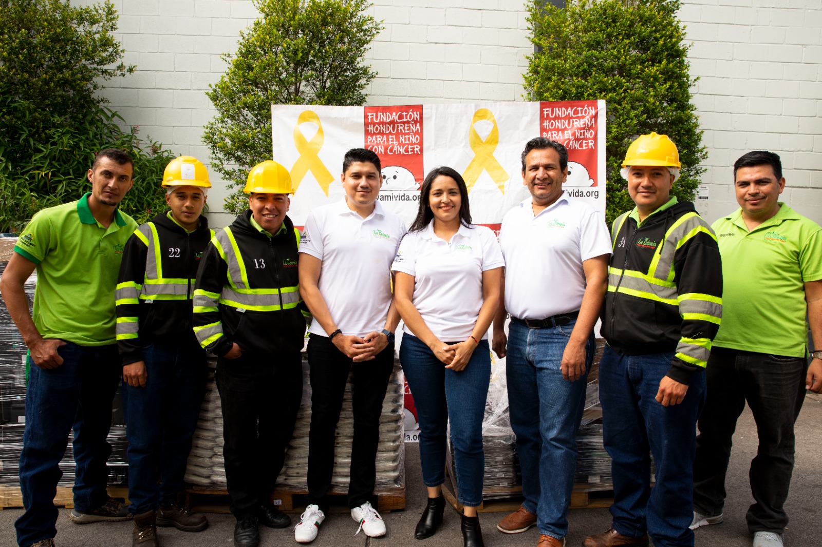 Supermercados La Colonia, como Empresa Socialmente Responsable, entregó donativo a la Fundación Hondureña para el Niño con Cáncer
