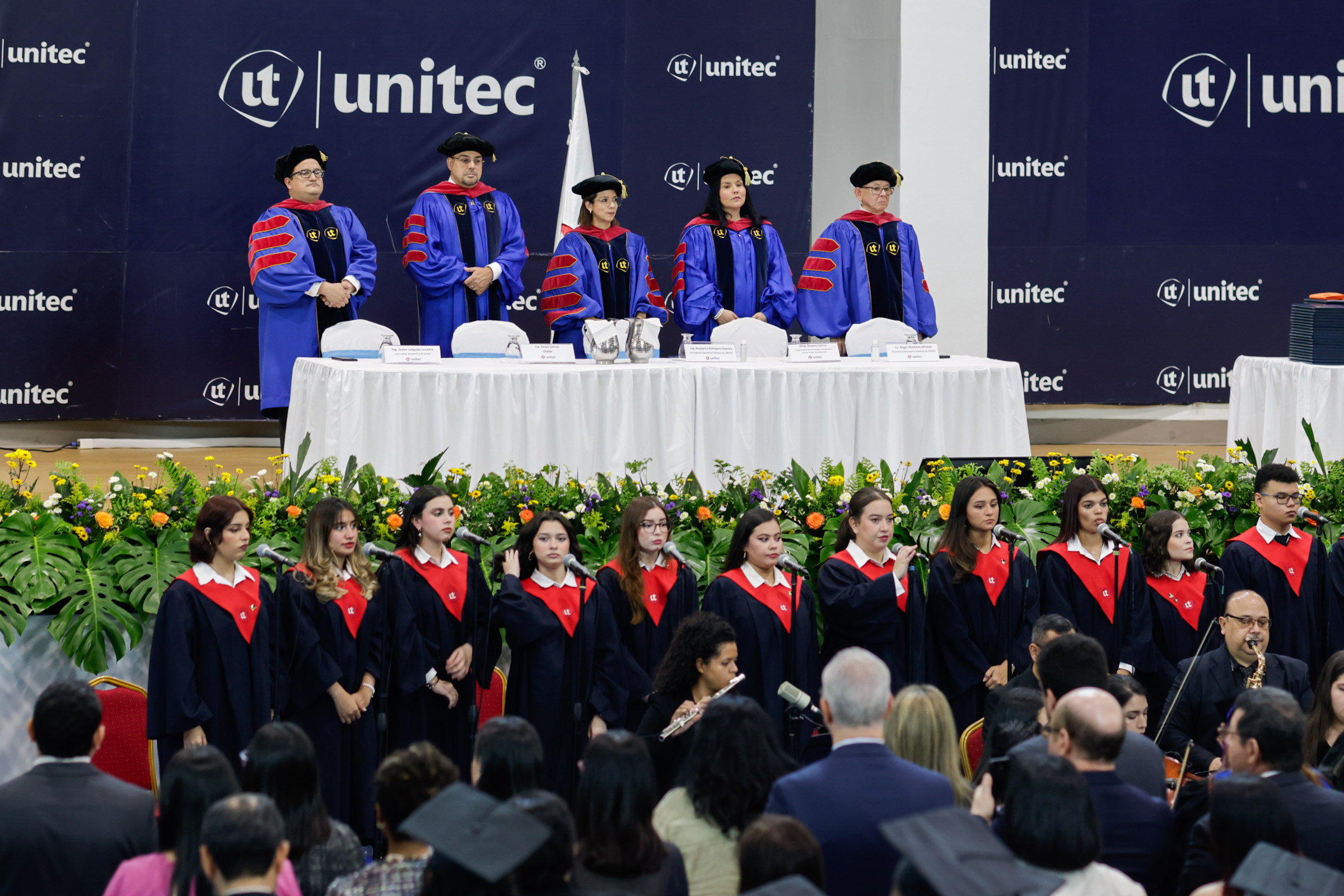 UNITEC y CEUTEC celebran el triunfo académico de 863 nuevos profesionales hondureños