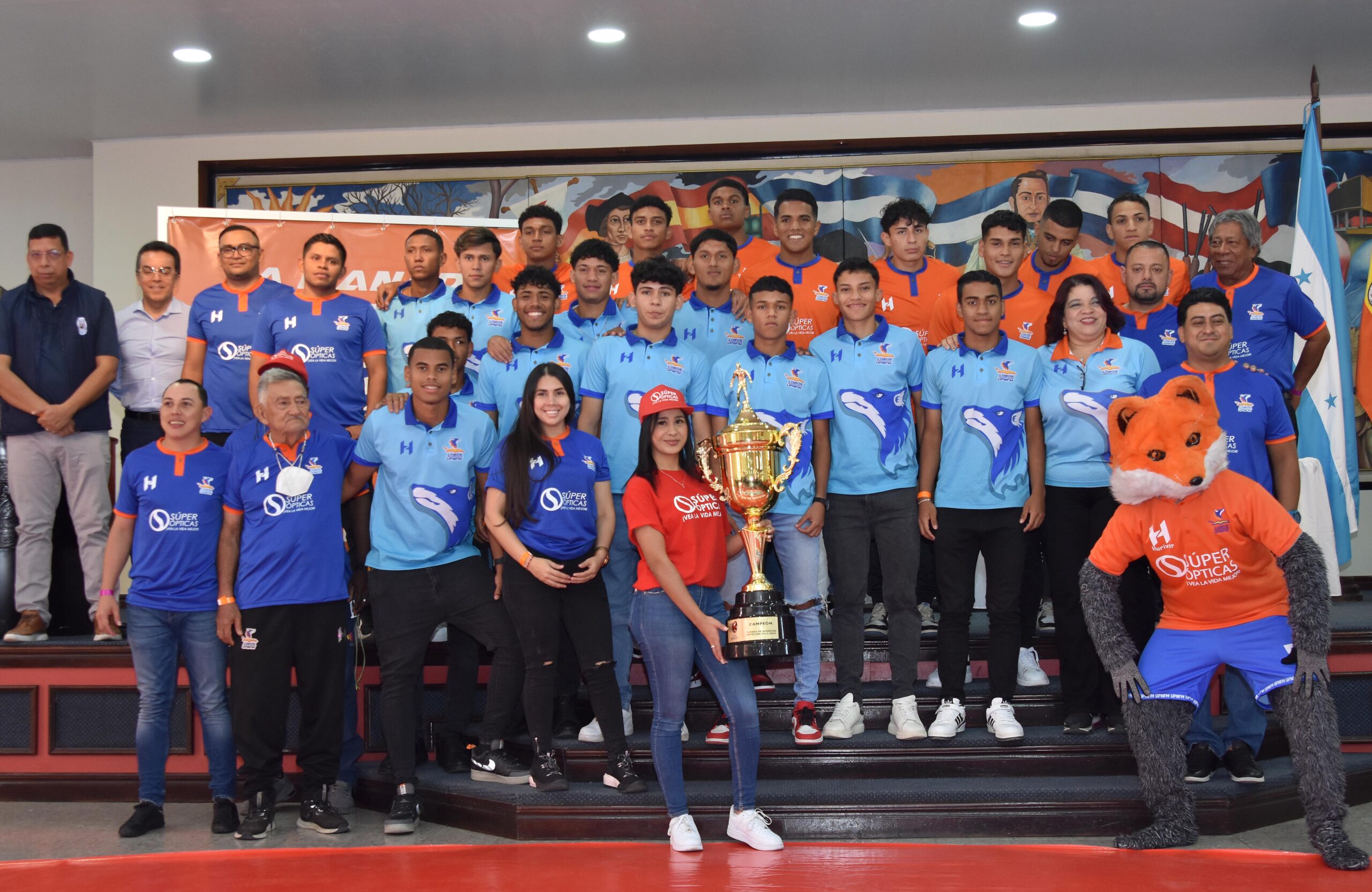 Los Lobos de la UPNFM presentan plantel de jugadores para el torneo de Clausura 2023-2024