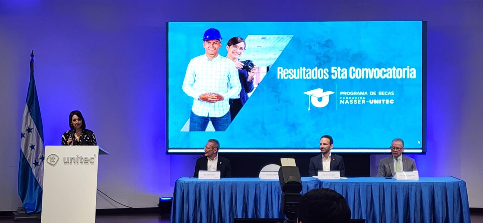 BECAS FUNDACIÓN NASSER-UNITEC BENEFICIA A 100 JÓVENES MÁS PARA ESTUDIOS UNIVERSITARIOS