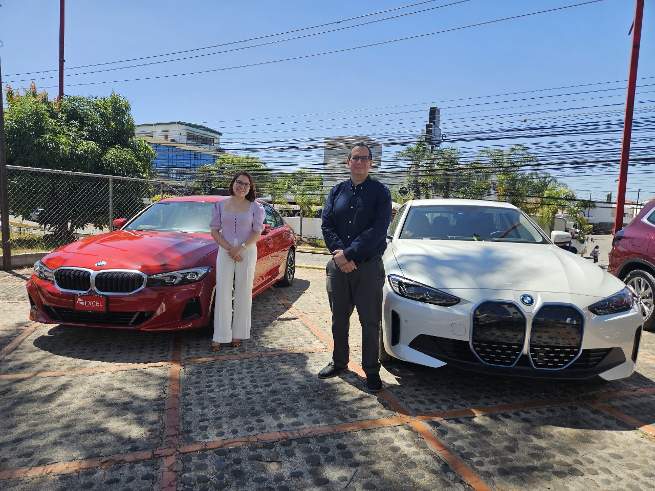 Excel celebra más de 13 años de liderazgo con BMW rompiendo récords de ventas.