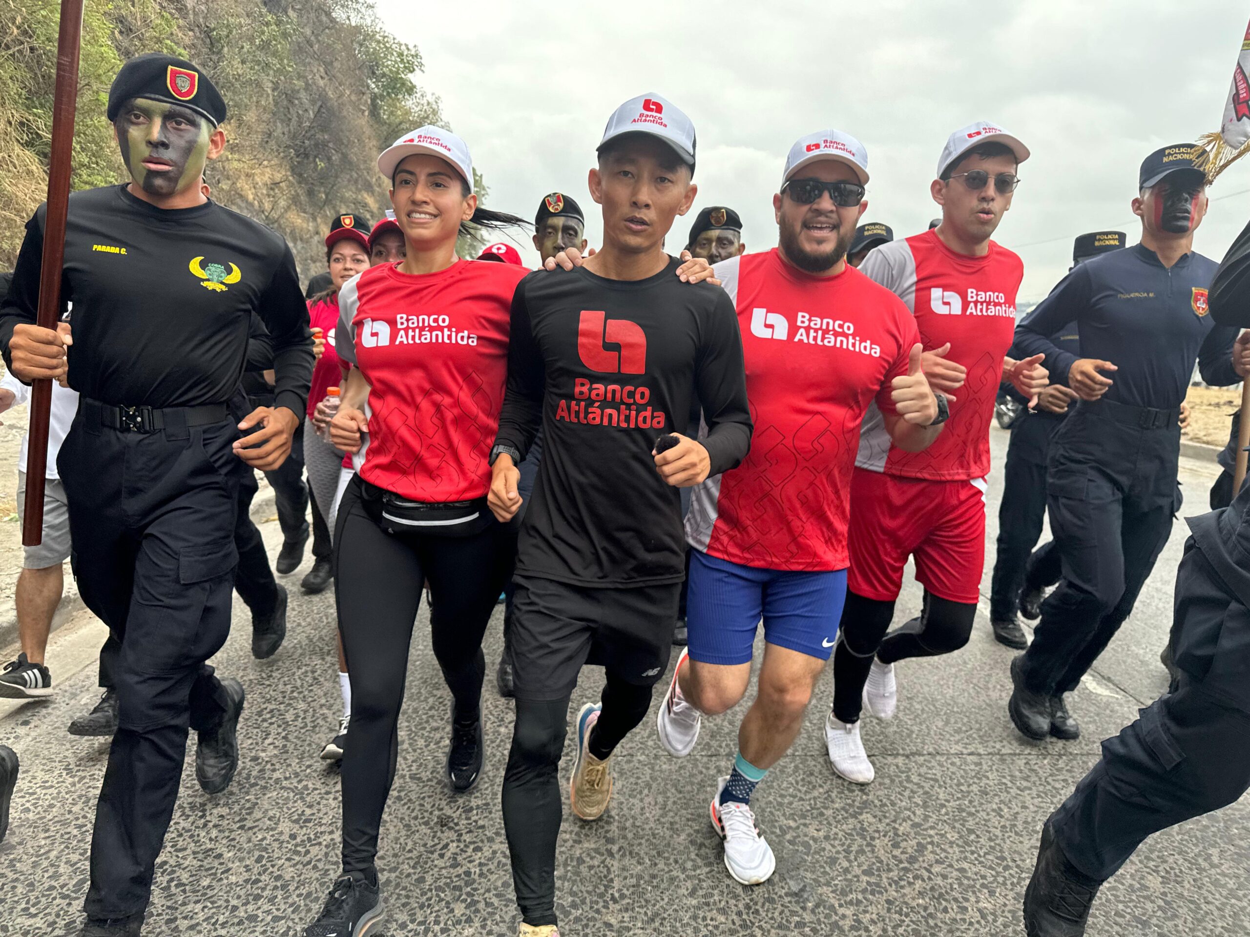 Banco Atlántida se suma a la Maratón 250 KM con Shin Fujiyama para la reconstrucción de la Escuela Experimental UNAH