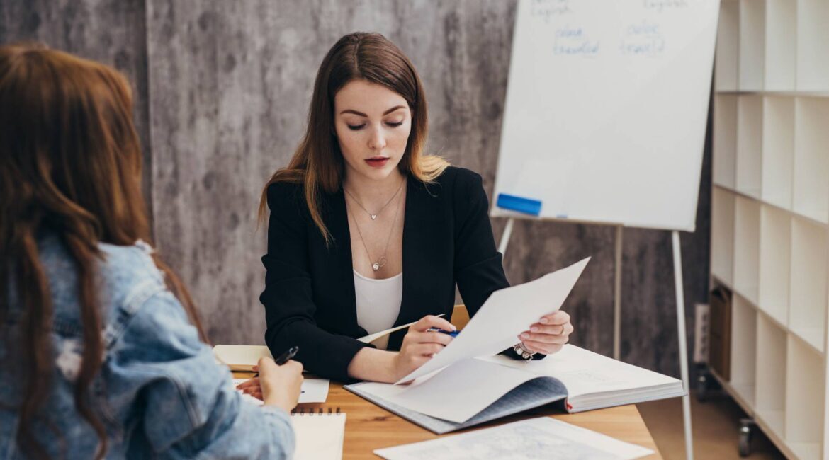 Generación Z y Millennials lideran el empoderamiento económico a nivel mundial
