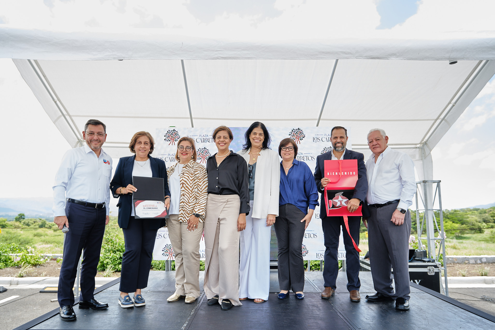 Plaza Los Carretos abre sus puertas en El Zamorano