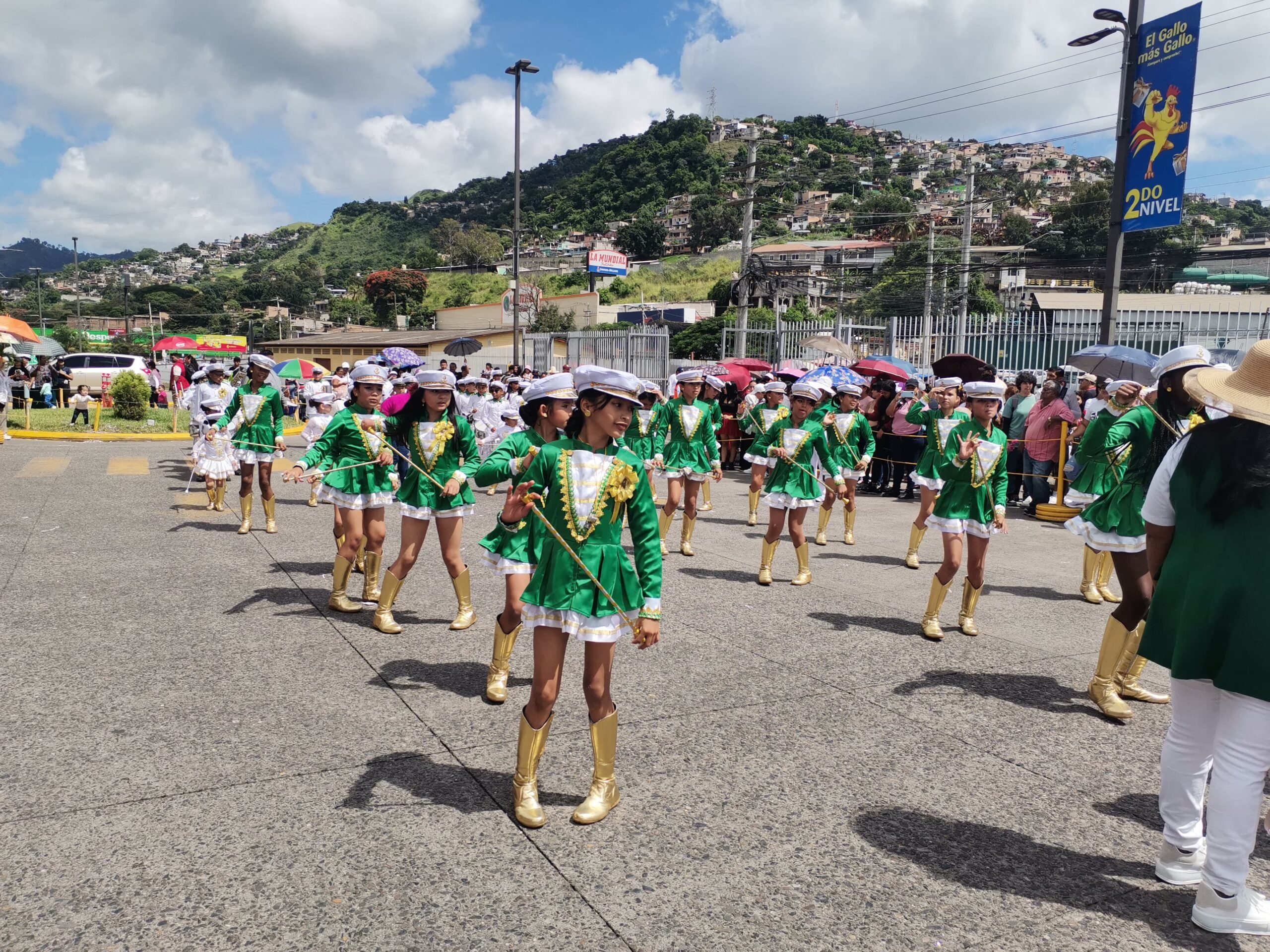 MALL PREMIER RECIBE CON ALEGRÍA Y FERVOR PATRIO A 71 CENTROSEDUCATIVOS DE LOS DISTRITOS 7 Y 8 DE TEGUCIGALPA