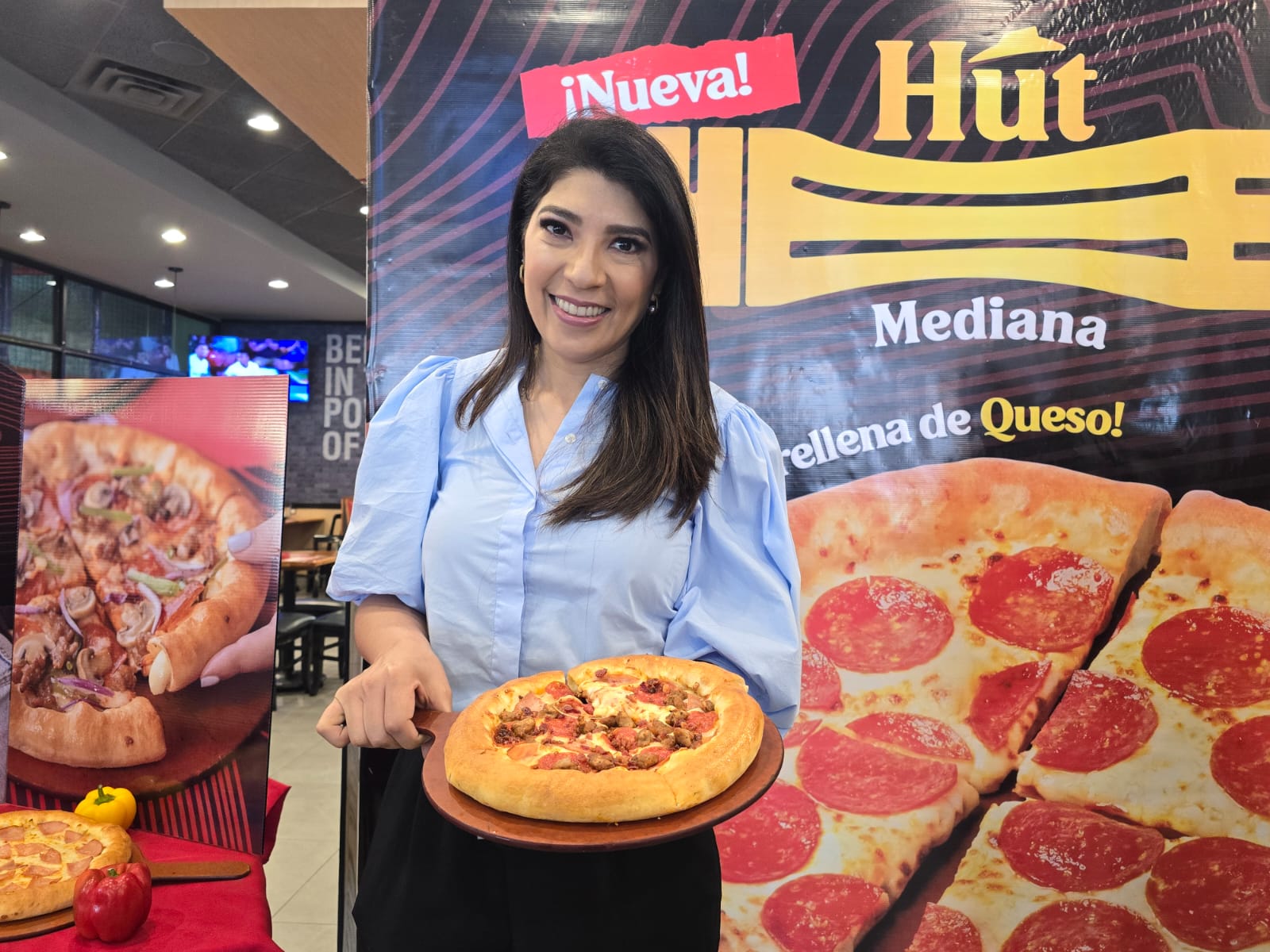 ¡NUEVA Hut Cheese Mediana con orilla de queso!