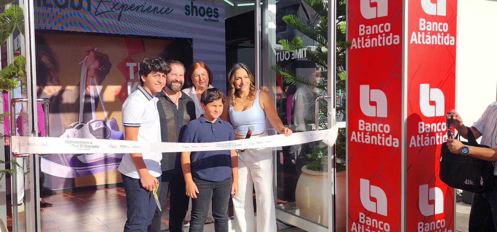 ¡Lo nuevo ha llegado! TimeOut Bistro, Café & Shop abre sus puertas en Tegucigalpa