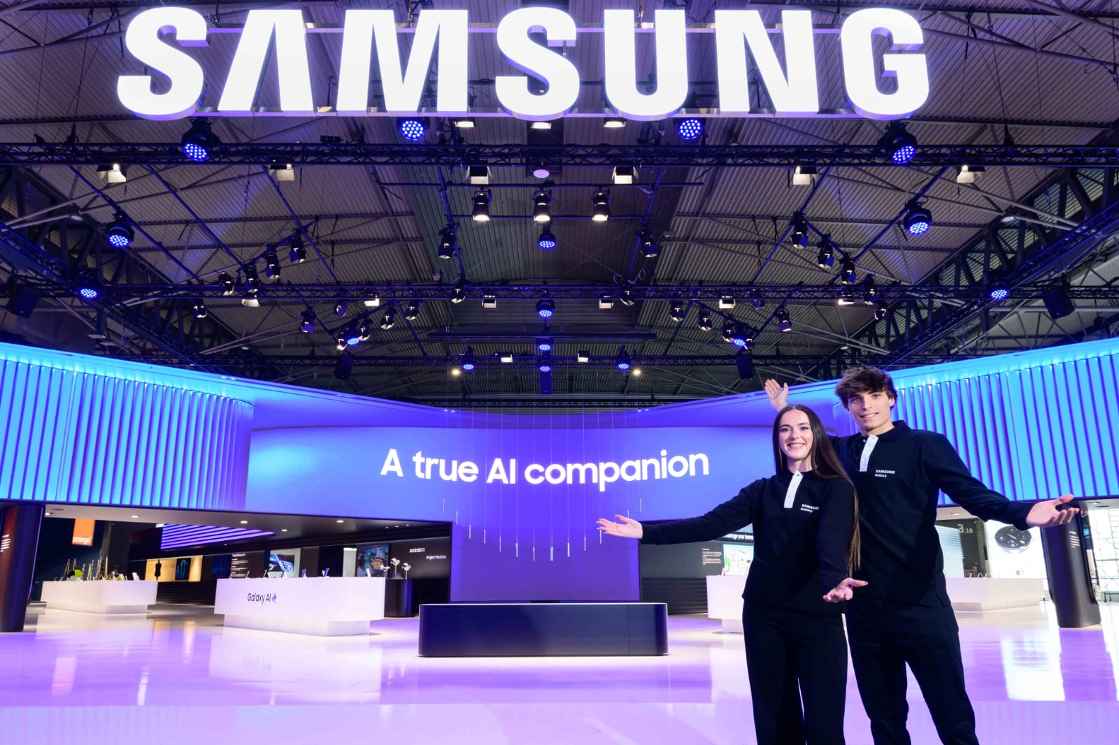 Samsung consolida su liderazgo en IA móvil en MWC 2025: de Galaxy AI a las redes centradas en software